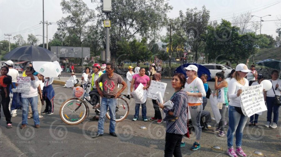Bloquean la México-Puebla por asesinato de dos mujeres en Iztapalapa