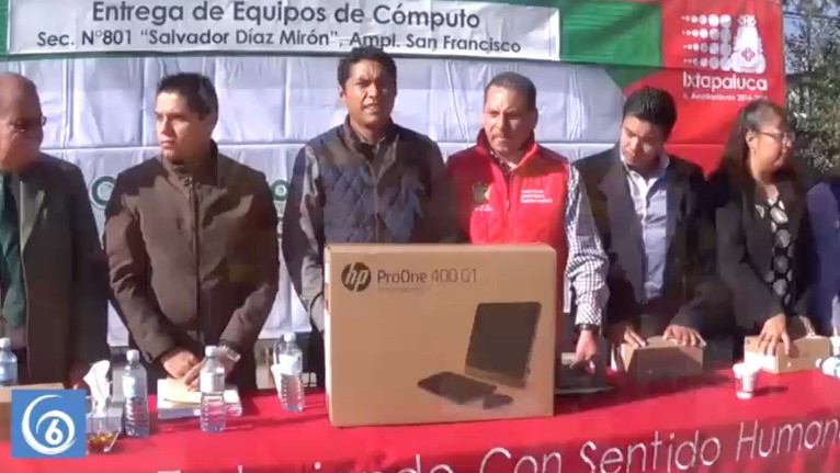 Entrega de equipos de cómputo para escuelas de Ixtapaluca