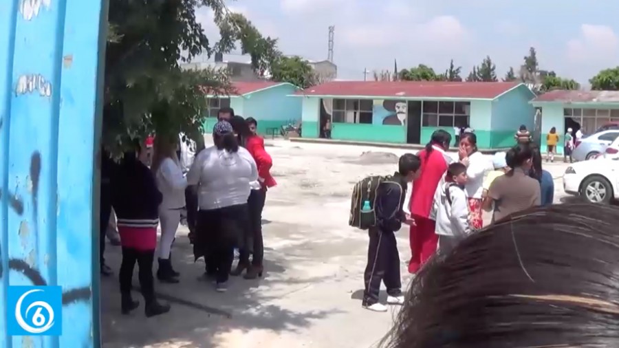 Por fuga de gas resultan intoxicados alumnos de la Primaria Hermenegildo Galeana en Valle de Chalco