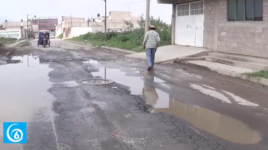 Inundaciones y malas condiciones de la avenida Héroes del pueblo de San Sebastian en La Paz