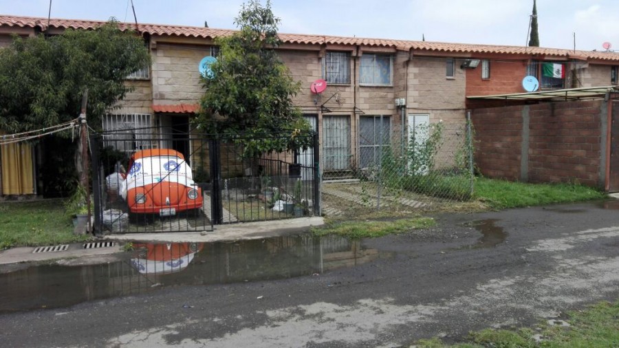 Casas del claustro Araucaria en Santa Bárbara afectadas por aguas negras