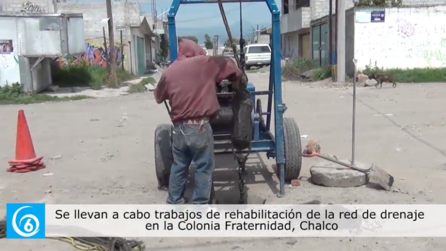 Se realizan trabajos de limpieza en la red de drenaje de la colonia Fraternidad Chalco