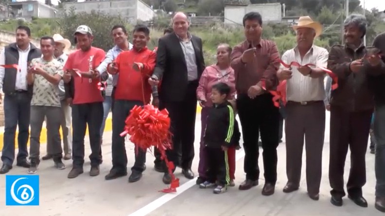 Realizan pavimentación en Cerrada del Moral en Ávila Camacho