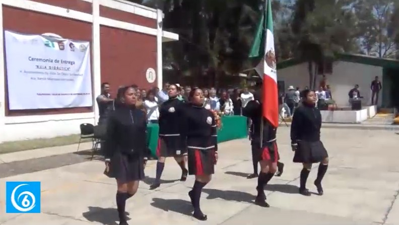 Entrega e inauguración de aula didáctica en el CBTA 35 de Valle de Chalco