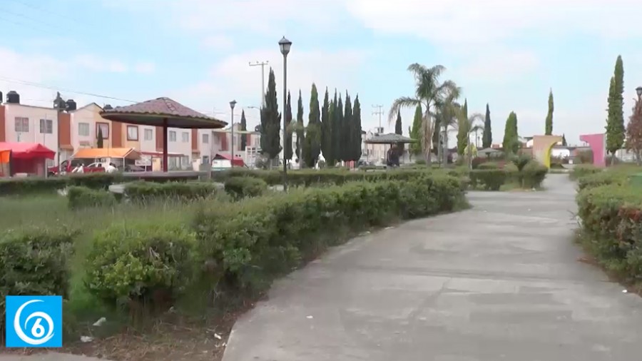 Habitantes de la unidad Villas de San Martín, Chalco, solicitan limpieza de parques