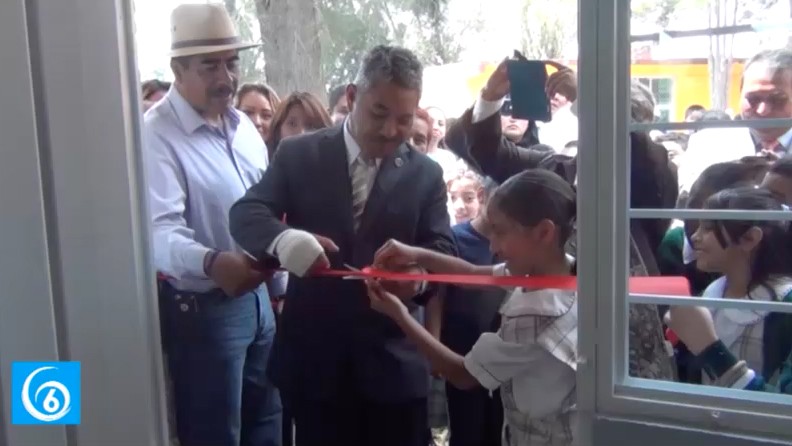 El alcalde de Valle de Chalco inauguró aulas en la primaria José Vasconcelos