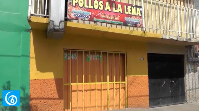 Negocio de pollos a la leña en La Paz, provoca afectaciones a la salud de una familia