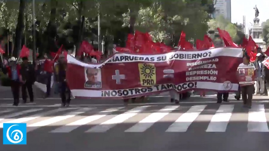 Se manifiestan integrantes del Movimiento Antorchista en la Ciudad de México