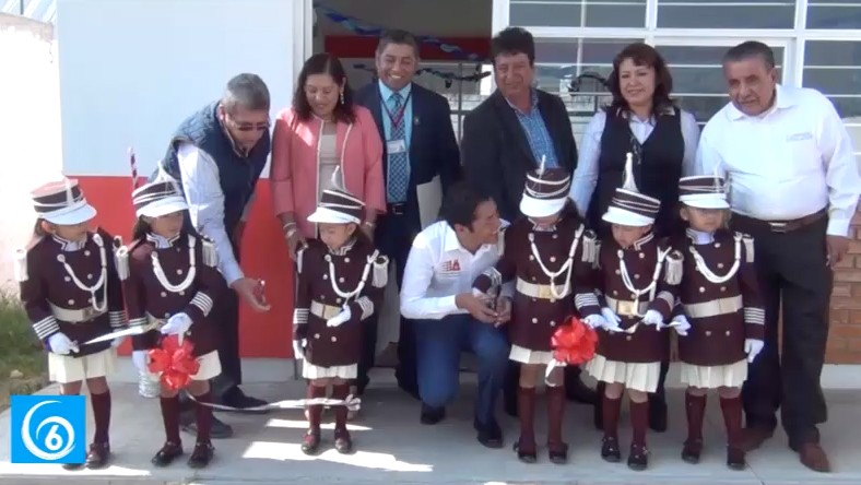 Inauguran aulas en la secundaria Nezahualcóyotl y el preescolar Margarita Maza en la colonia Era