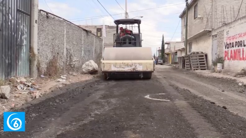 Se realiza fresado en calles de la colonia La Laguna Chiconautla