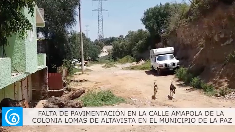 Falta de pavimentación en la calle Amapola de la colonia Lomas de Altavista en La Paz