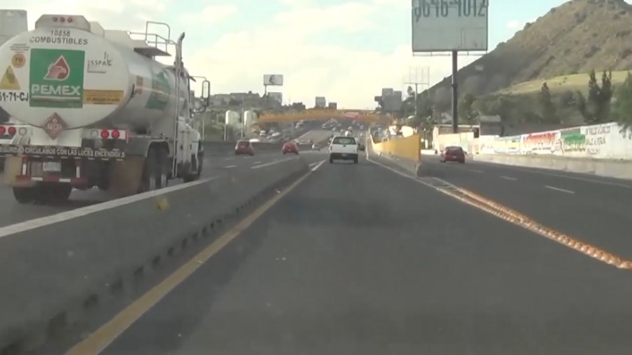 Ciudadanos inconformes por cierre de accesos en la Autopista México-Puebla