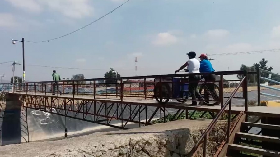 Puente peatonal de la colonia Agrarista de Chalco es considerado de alto riesgo