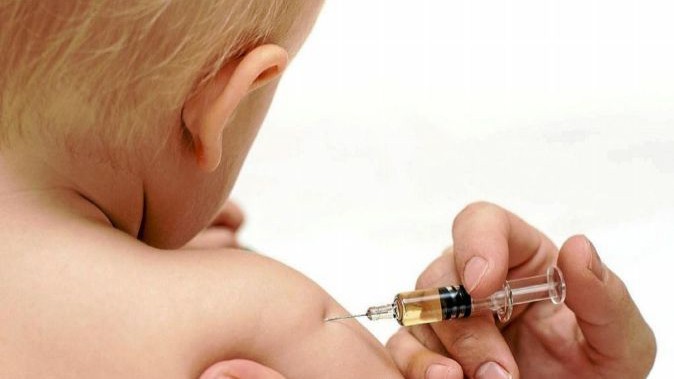 El director de salud exhorta a la población a vacunarse contra el sarampión y rubeola