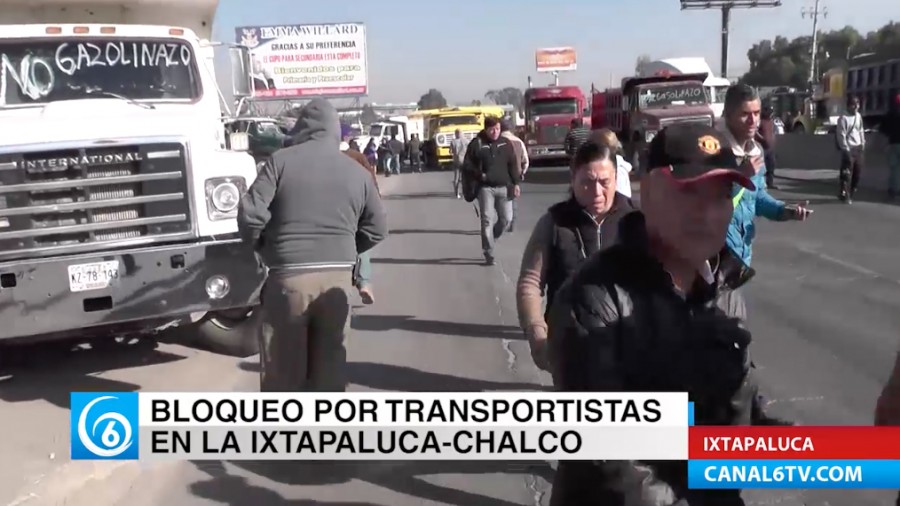 Con camiones realizaron bloqueo en la México-Cuautla