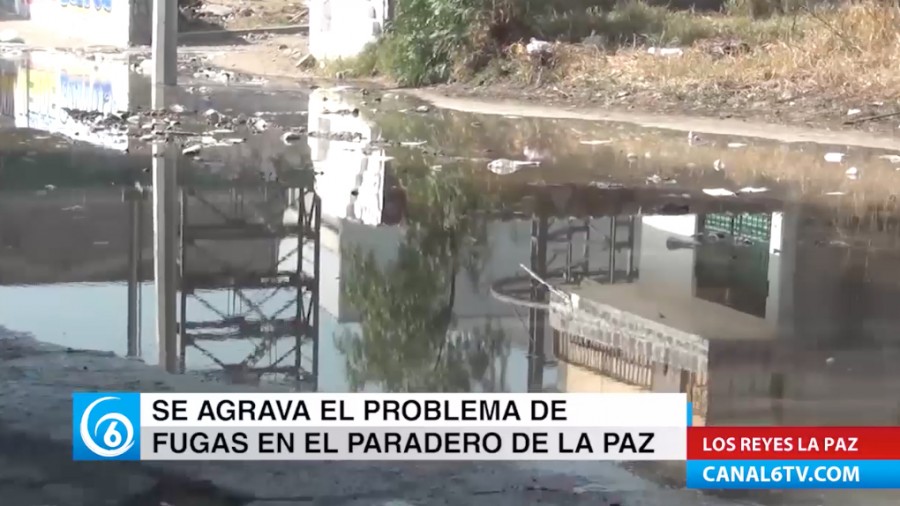 Se agrava el problema de fugas y encharcamientos en el paradero del metro La Paz