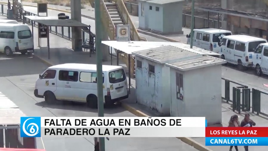 Conflicto entre choferes y administradores del paradero La Paz por sanitarios