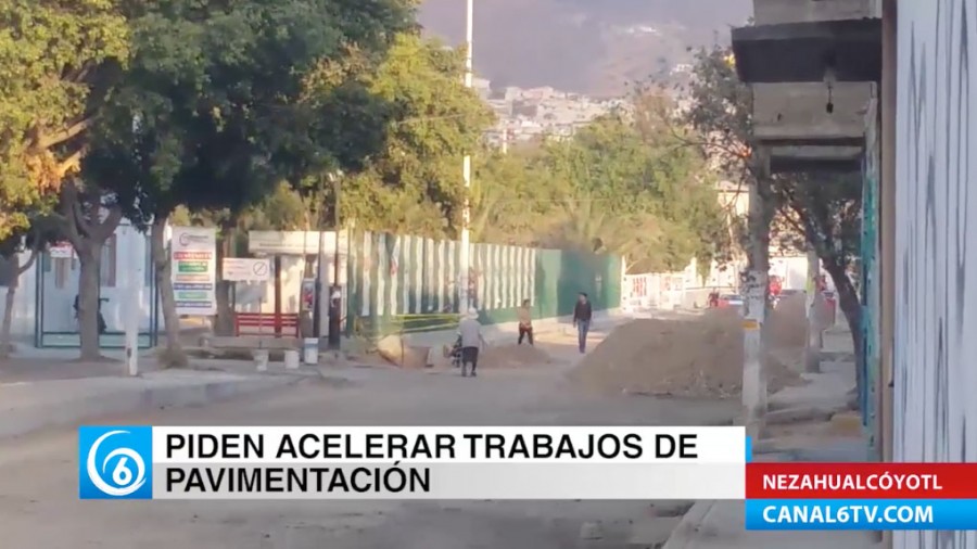 Vecinos de la colonia La Esperanza piden concluir trabajos de pavimentación