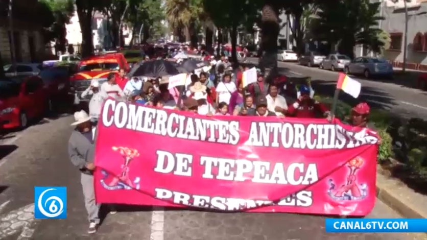 20 mil comerciantes marcharon en San Martín Texmelucan contra la violencia