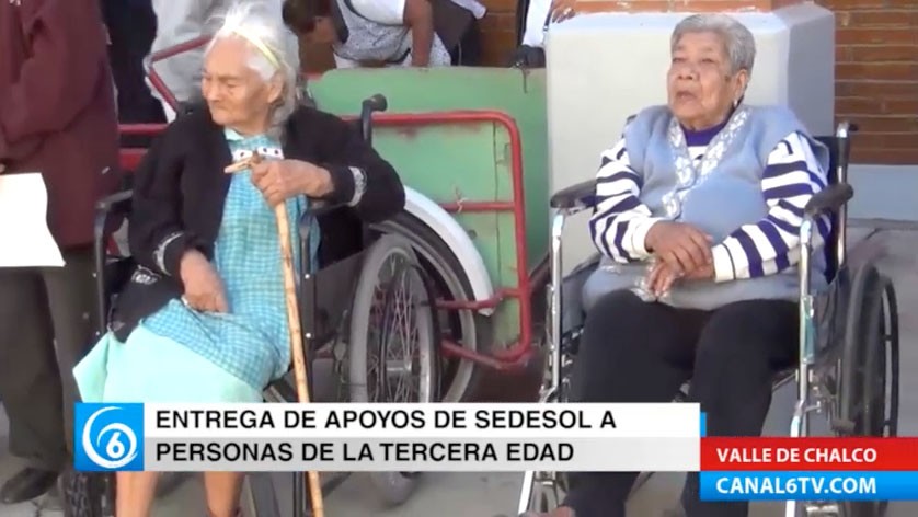 Entregan apoyo para personas de la tercera edad en Valle de Chalco