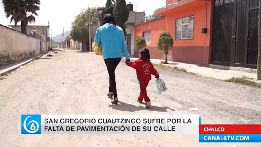 Vecinos de la calle matamoros en Cuatzingo carecen de pavimentación