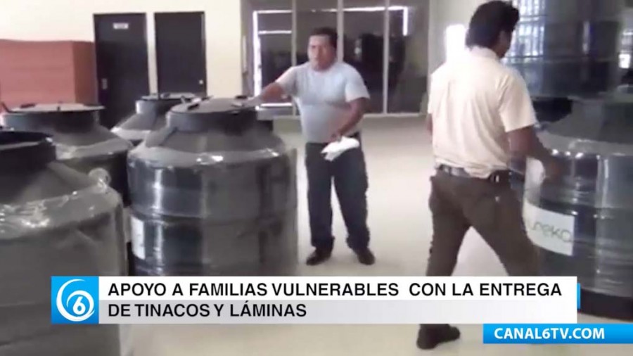 Sexta regiduría de Los Reyes La Paz apoya a familias de escasos recursos con tinacos y láminas