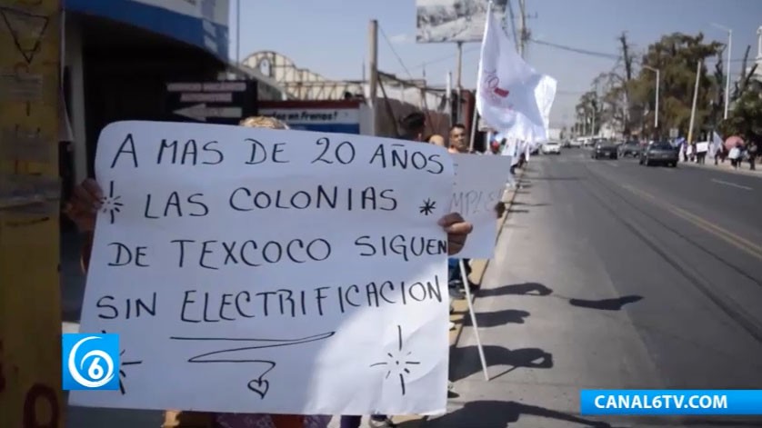 Manifestación afuera de las oficinas de CFE en Texcoco