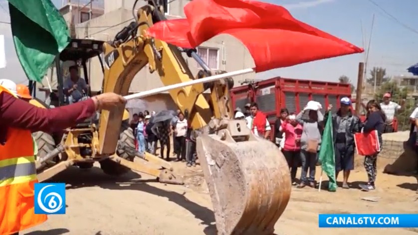 Banderazo de inicio de obras de drenaje en Los Reyes La Paz