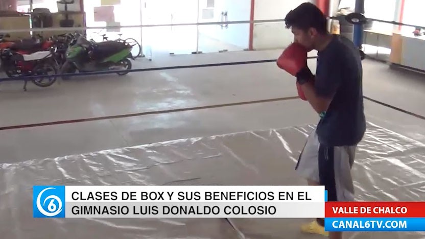 Clases de box en el gimnasio Luis Donaldo Colosio en Valle de Chalco