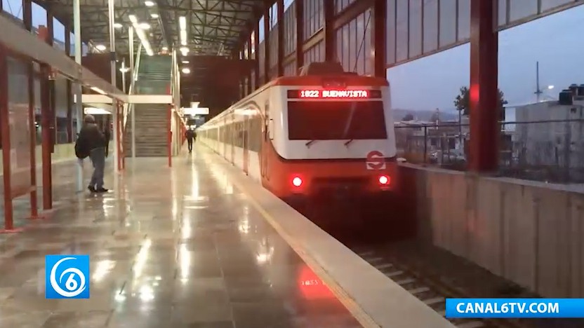 Usuarios del tren suburbano, inconformes por el aumento de tarifa