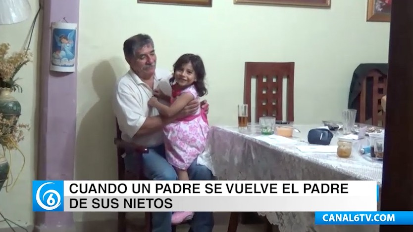 Cuando el abuelo funge como el padre de los nietos