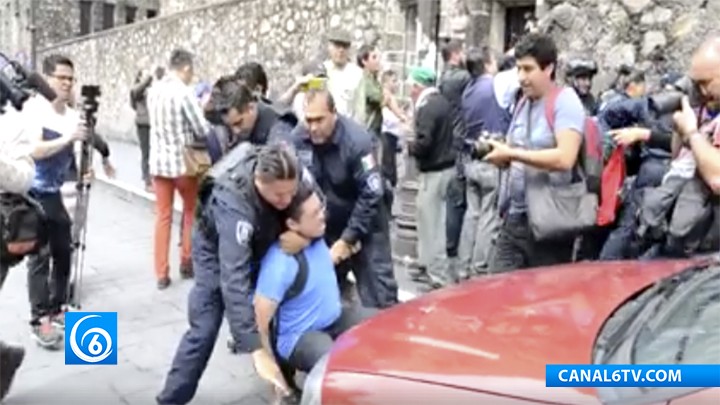 Policías Morelos agrede a medios de comunicación
