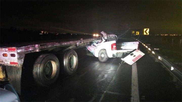 BOMBERO DE IXTAPALUCA MURIÓ TRAS CHOCAR CON TRÁILER EN EL CIRCUITO EXTERIOR MEXIQUENSE