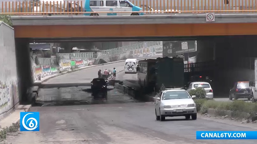 Bajo el puente del Eje 10 se presentaron afectaciones, zona fronteriza entre la CDMX y el Edomex