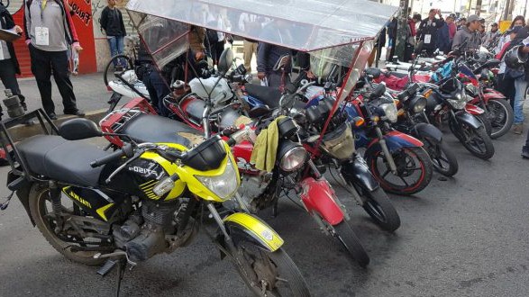 Manifestación de mototaxistas en Tláhuac