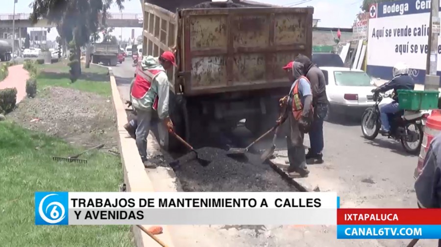 Trabajos de mantenimiento de drenajes y calles de Boulevard San Buenaventura