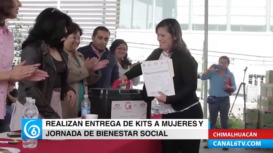 Realizan entrega de kits de herramientas del programa Mujeres en la construcción