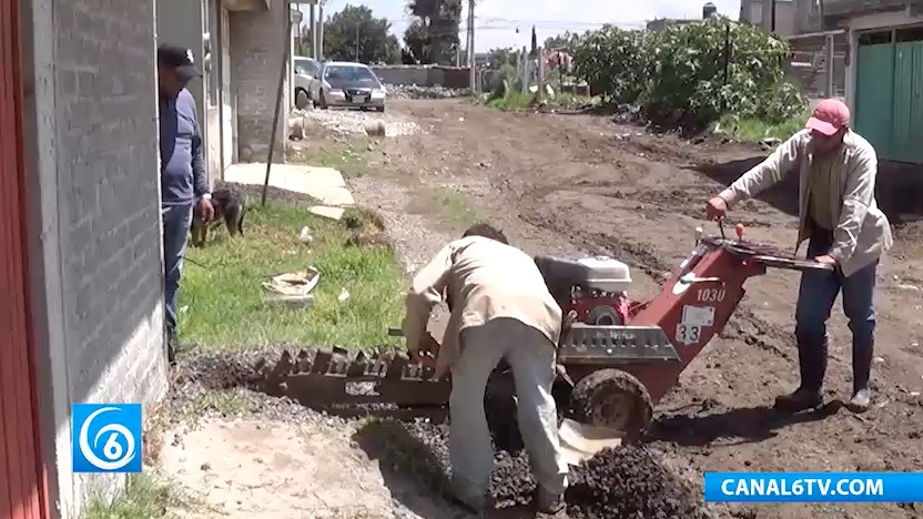 Odapas realiza conexión de tomas domiciliaria en la calle Jacarandas en la colonia Centro