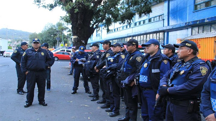 ASEGURAN AUTOPARTES Y CAPTURAN A 12 PRESUNTOS NARCOMENUDISTAS DURANTE OPERATIVO EN IZTAPALAPA