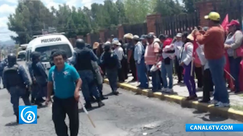 Marcha en Hidalgo, a un año de gobierno de Omar Fayad, no resuelve demandas