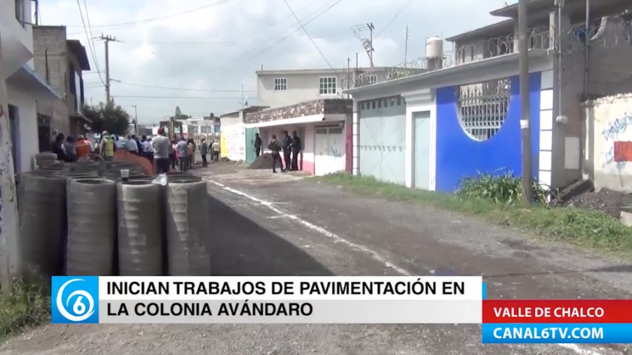 Inician trabajos de pavimentación en calles de la colonia Avándaro en Valle de Chalco