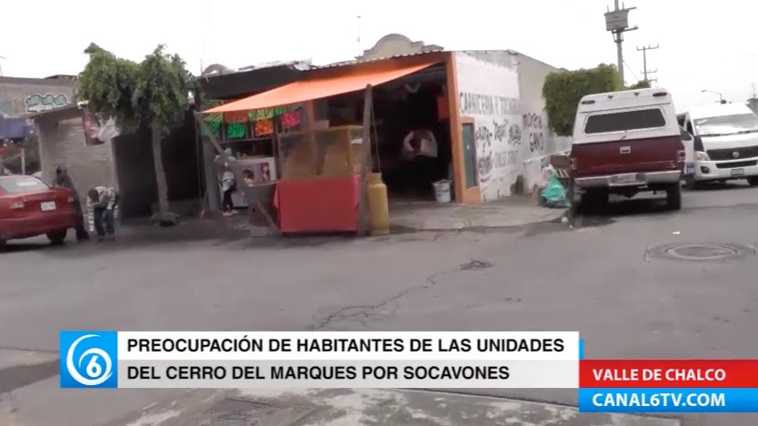 Preocupación de vecinos del Cerro del Marques en Valle de Chalco por socavones