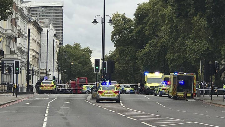 UN INDIVIDUO ATROPELLÓ A VARIAS PERSONAS EN LONDRES