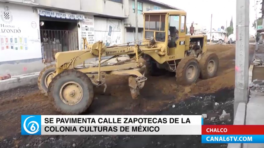 Después de varios años pavimentan la calle Zapotecas en la colonia Culturas de México