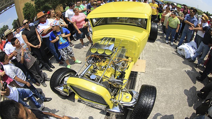 LLEGA 5TA EDICIÓN DE AUTOS ANTIGUOS Y CLÁSICO NOSTALGIA AL CCMB