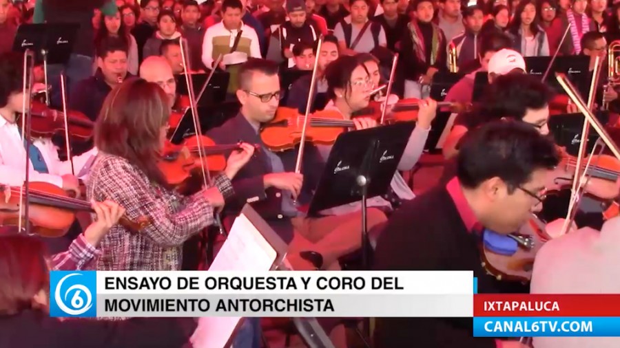 Ensayo de orquesta y coro del Movimiento Antorchista, previo al homenaje de los 100 años de la Revolución Rusa