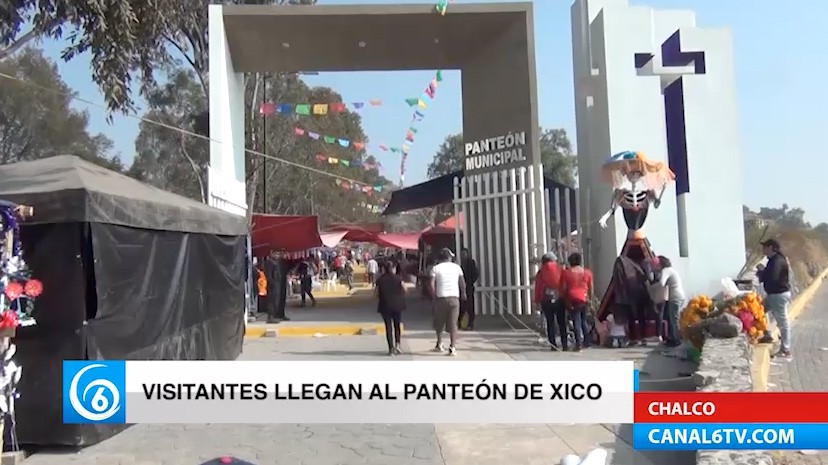 El panteón de Xico, recibió a cientos de visitantes que llegaron a ofrendar a sus familiares difuntos