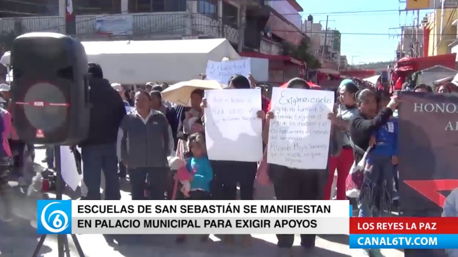 Escuelas de San Sebastián se manifiestan en palacio municipal de Los Reyes