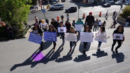 EXIGEN JUSTICIA POR ASESINATO DE ROSALINDA CON MARCHA EN TOLUCA