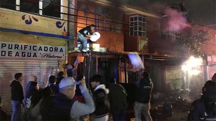 FUERTE INCENCIO EN ECATEPEC MOVILIZÓ A VECINOS